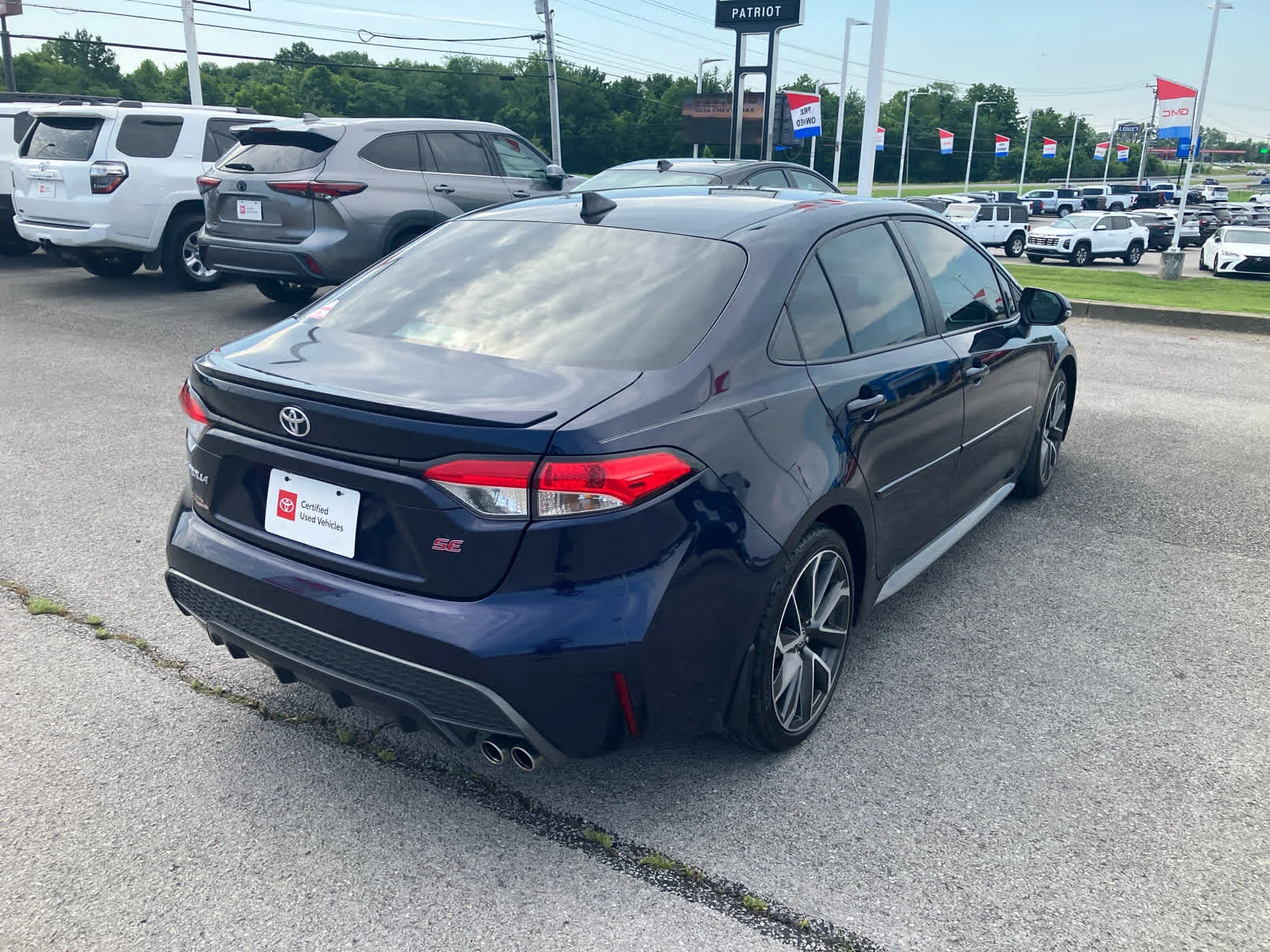Certified Used 2022 Blueprint w/Black Sand Pearl Roof Toyota SE image 9