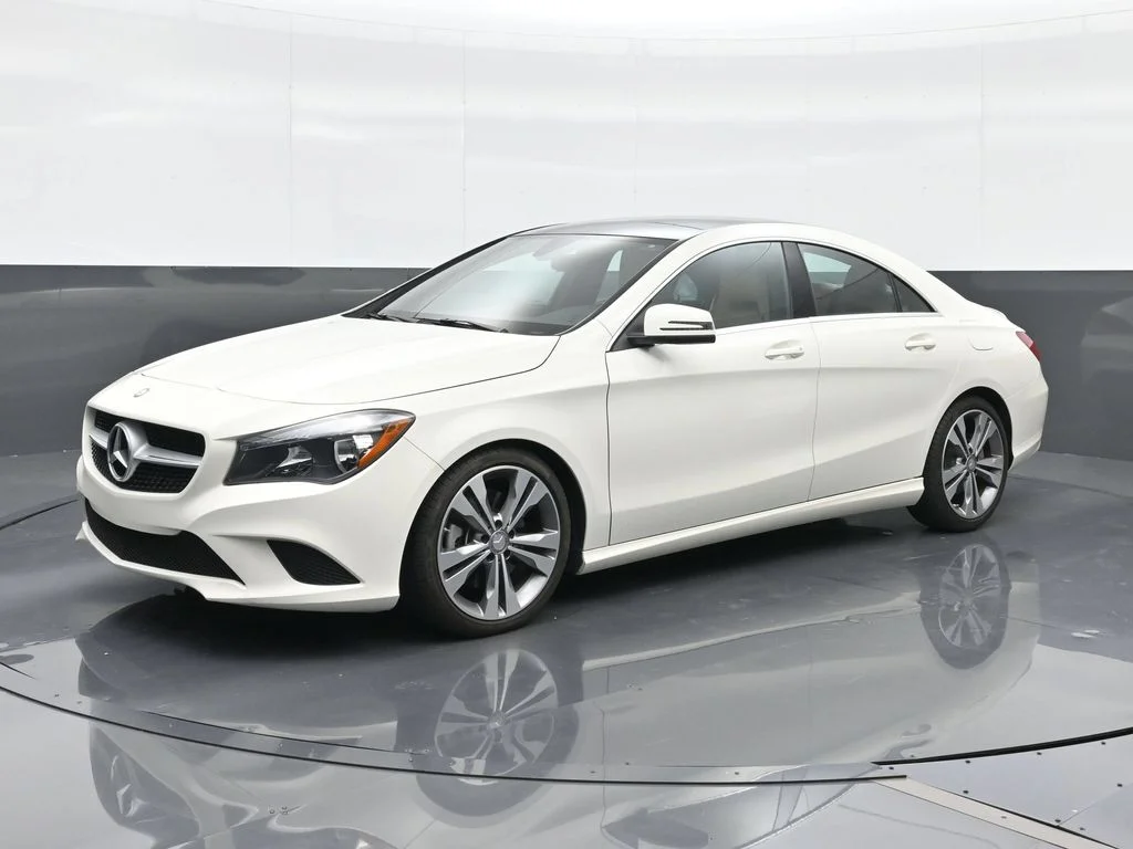 Used 2016  Mercedes-Benz CLA 250 image 1