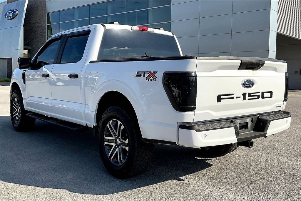 Used 2021 White Ford XL image 4