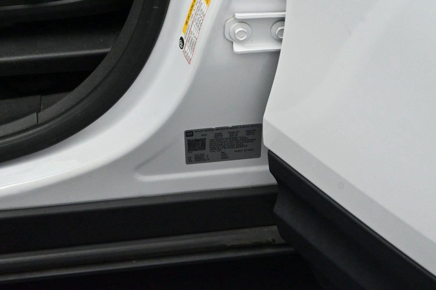 Used 2022 Summit White GMC AT4 image 43