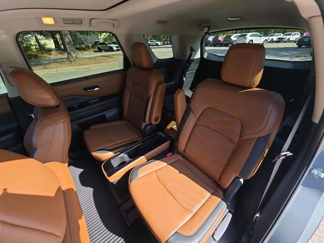 Used 2024 Gray Nissan Platinum image 23