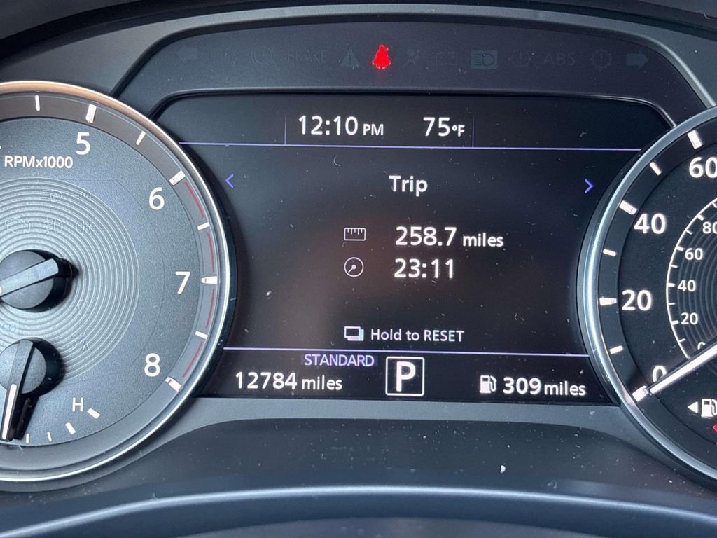 Certified Used 2025 Gray INFINITI LUXE image 24