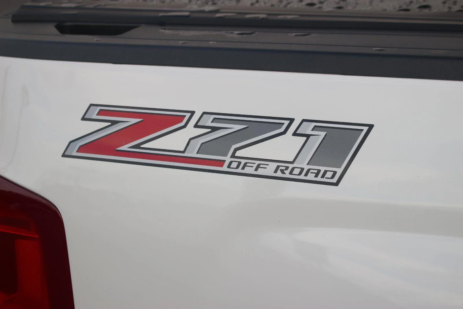 Used 2017 SUMMIT WHITE Chevrolet LTZ image 11