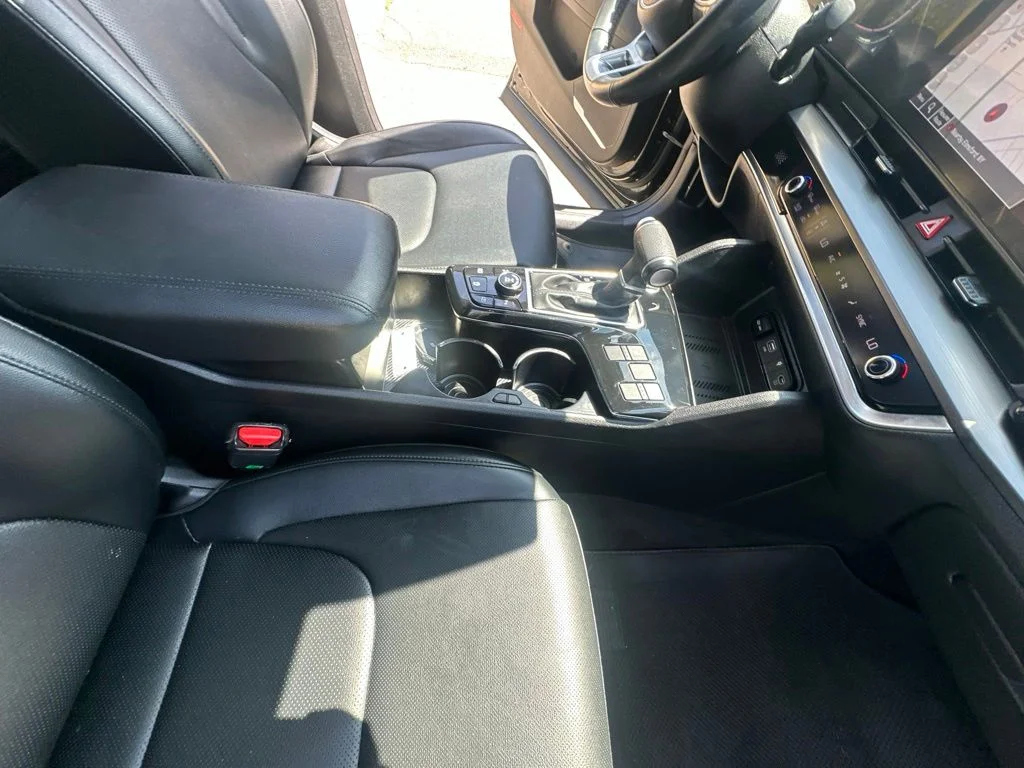 Used 2025 Black Kia EX image 39