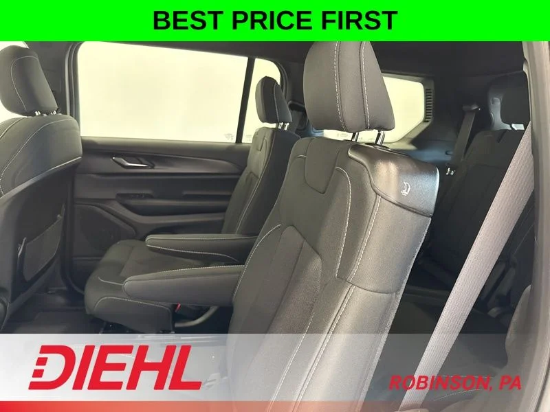 New 2026 Velvet Red Pearl-Coat Exterior Paint Jeep Laredo image 19