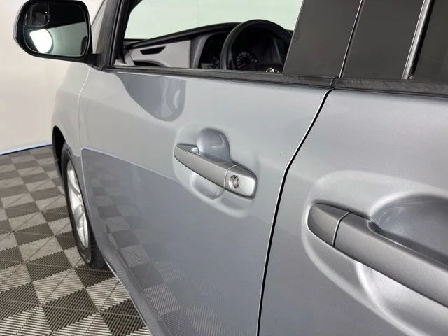 Used 2015 Silver Toyota LE image 13