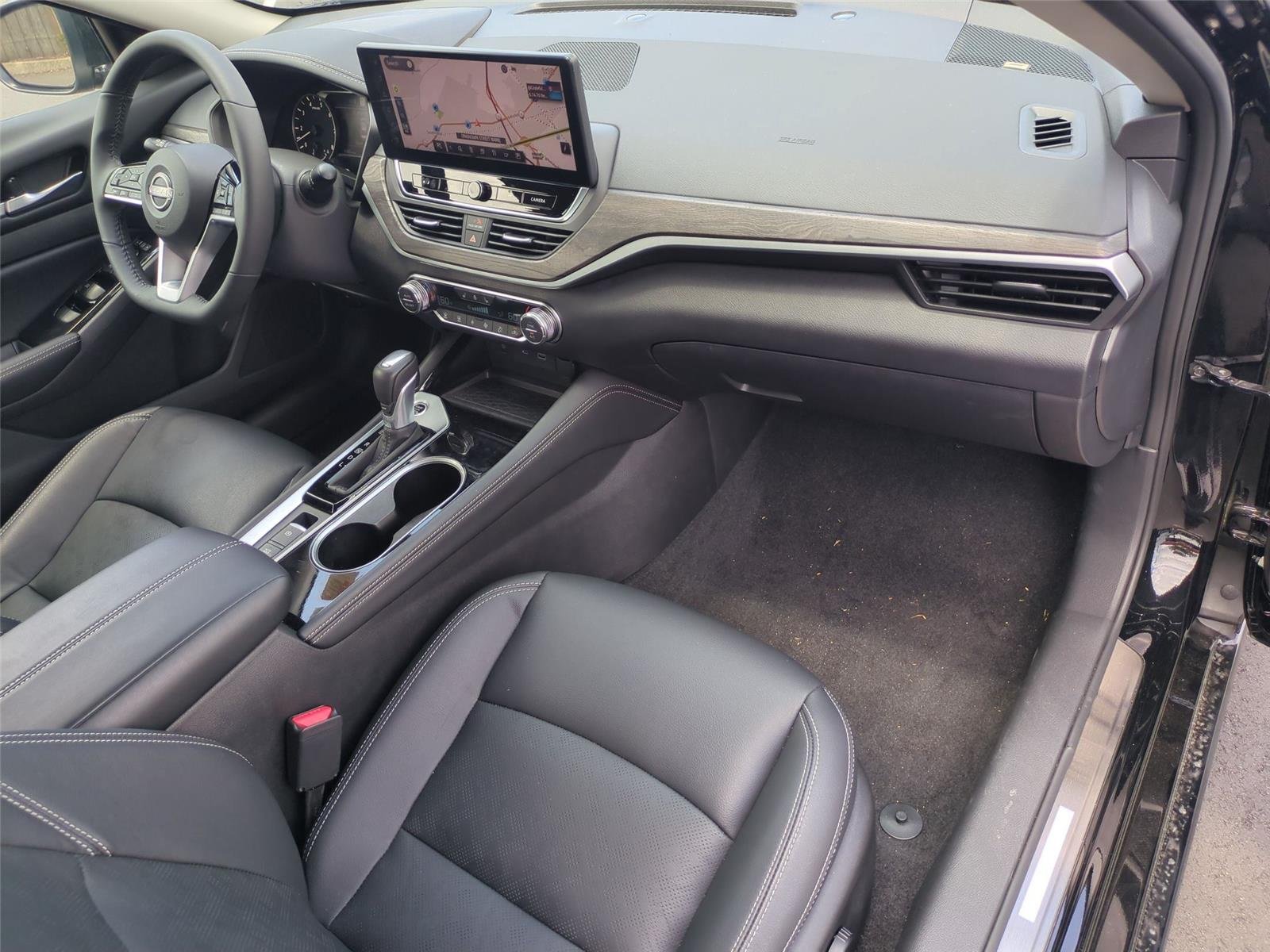 Used 2025 Super Black Nissan SL image 39