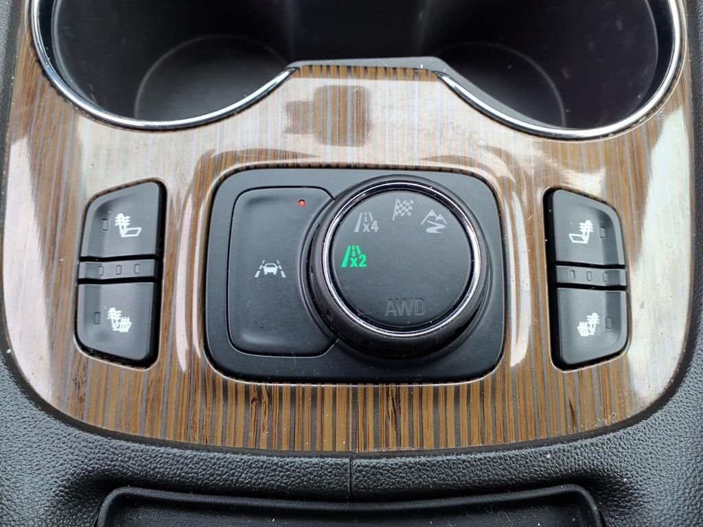 Used 2023 Ebony Twilight Metallic GMC SLE image 19