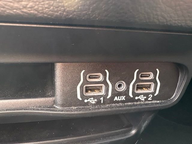 Used 2025 Black Chrysler Select image 11