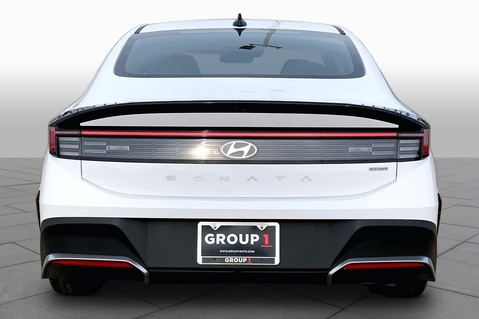 Used 2026 Serenity White Hyundai Blue image 5