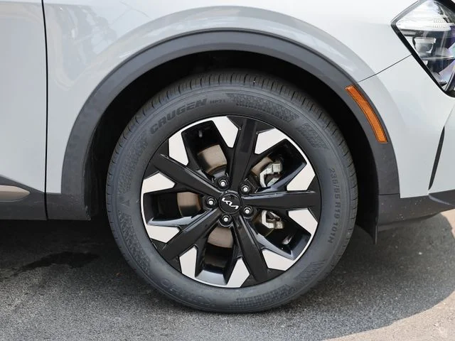 Used 2023 Wolf Gray Kia X-Line image 5
