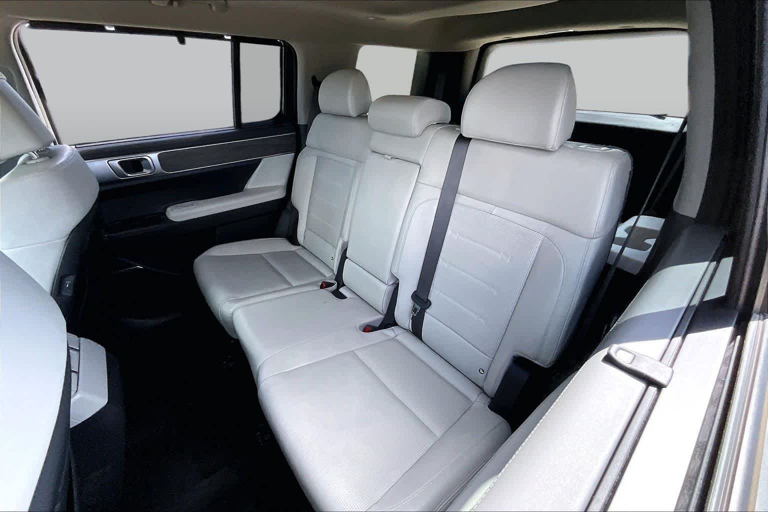 Used 2024 Hampton Gray Hyundai Limited image 19
