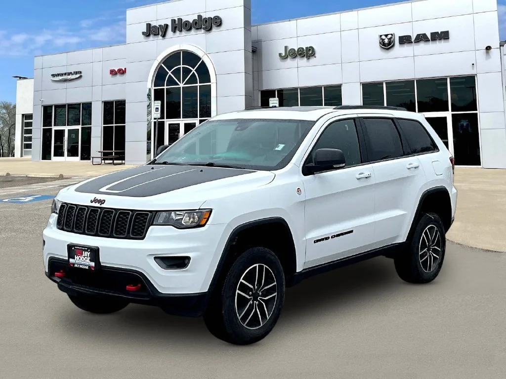 Used 2020 White Jeep Trailhawk image 4