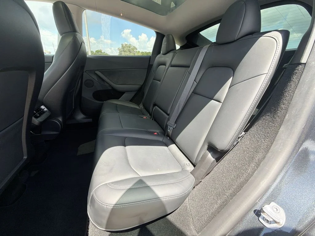 2024 Tesla Model Y Long Range - Photo 28