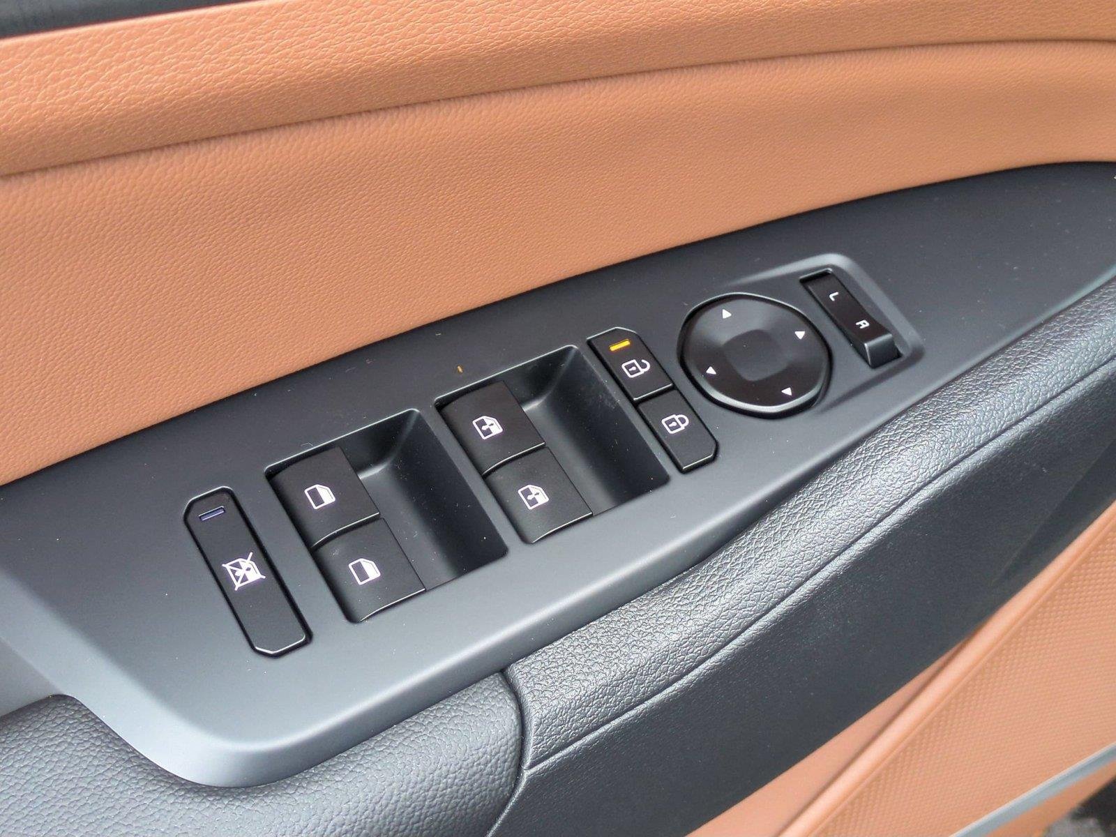 New 2027 WOLF GRAY KIA  image 14