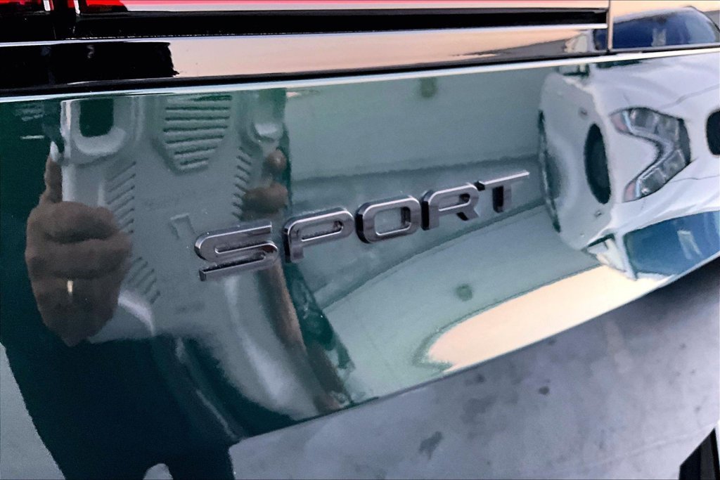 Certified Used 2025 British Racing Green SV Bespoke Ultra Met Gloss Land Rover Dynamic SE image 22