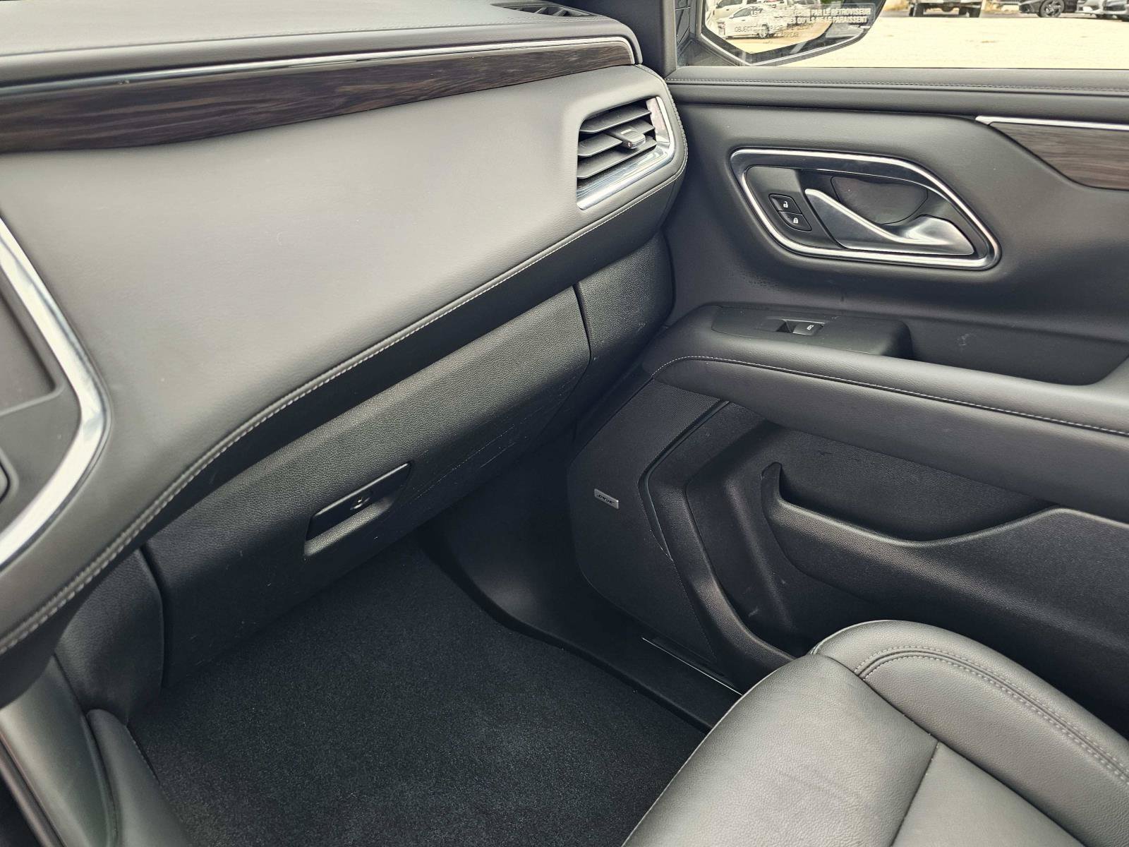 Used 2022 Black Chevrolet Z71 image 28