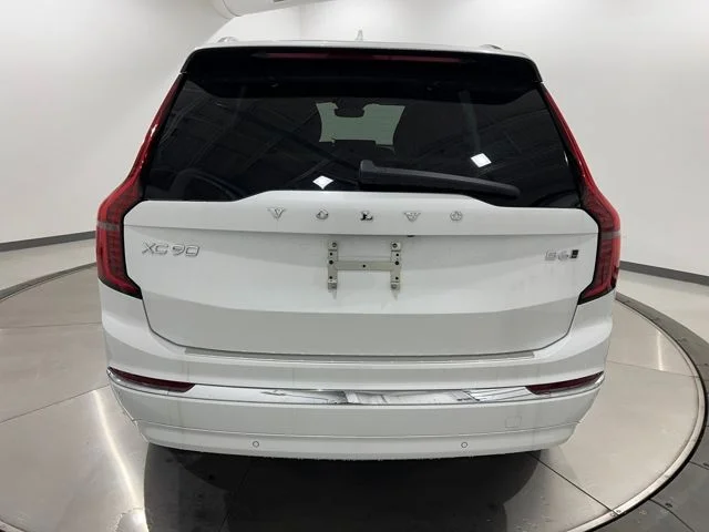 New 2026 Crystal White Volvo Plus image 4