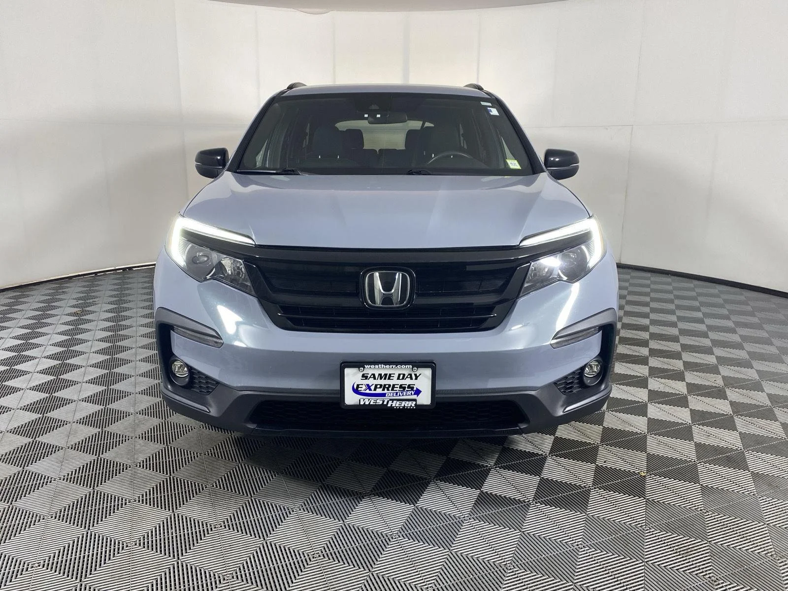 Used 2022 Sonic Gray Pearl Honda Sport image 2