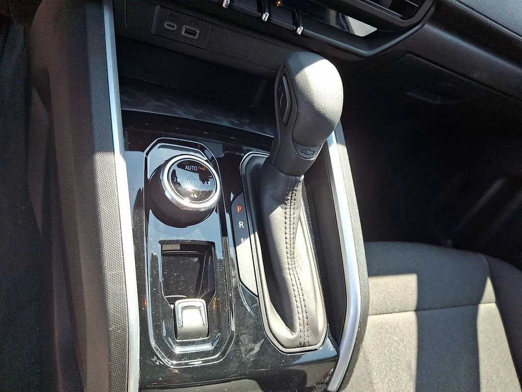 Used 2024 Summit White Chevrolet Trail Boss image 22