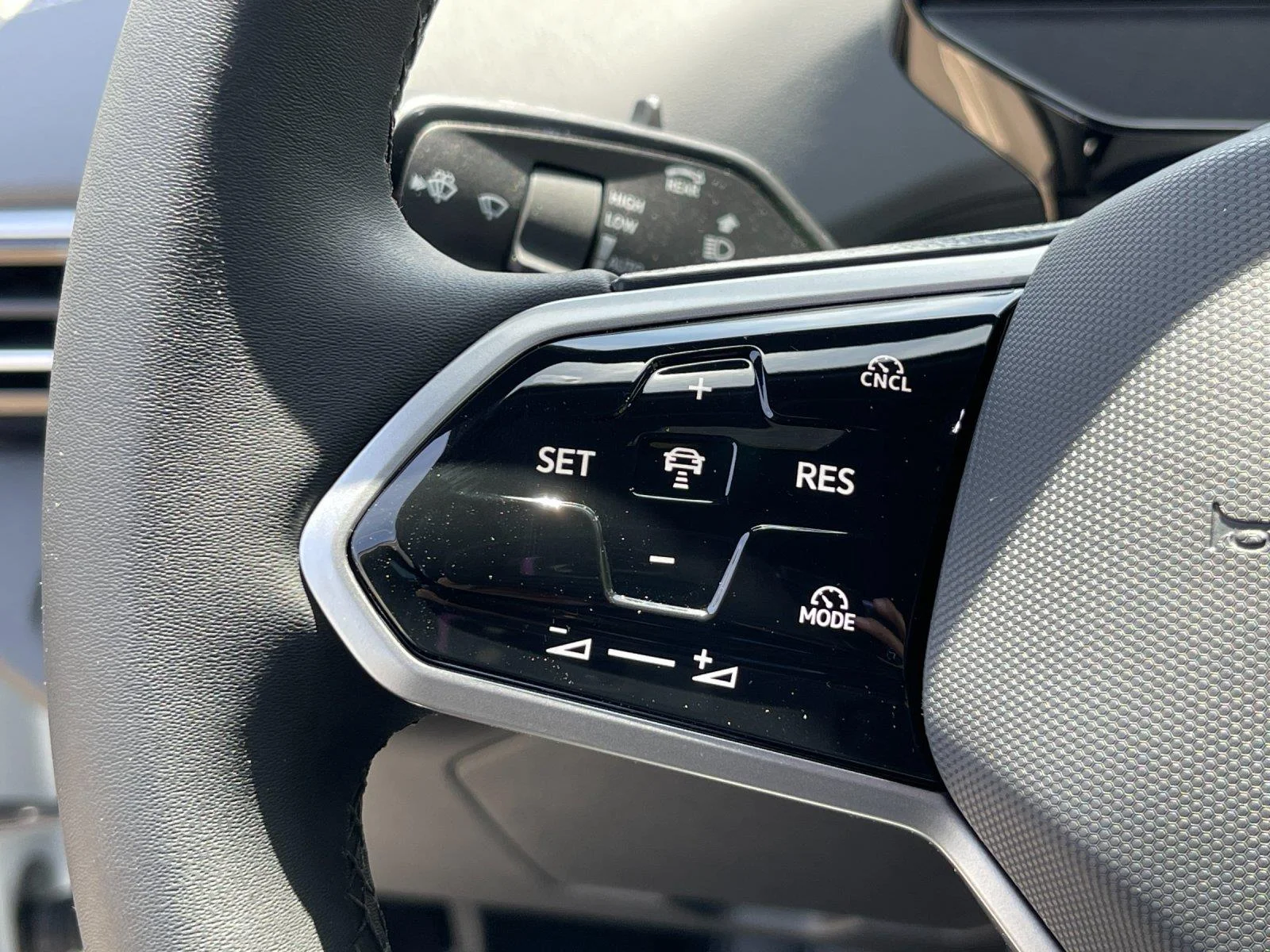 New 2026 Opal White Pearl Volkswagen Pro image 19