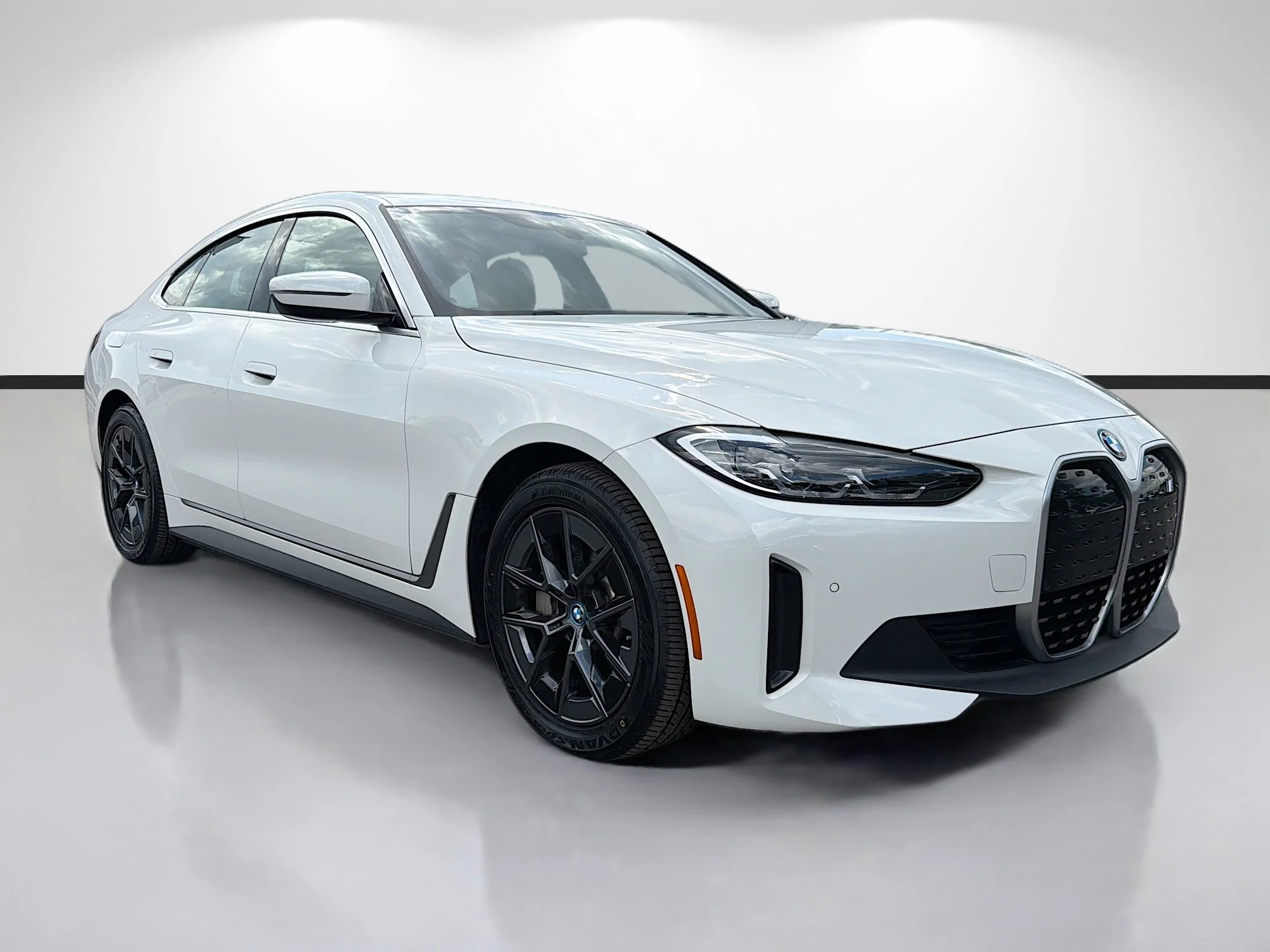 2023 BMW i4 eDrive35's photo
