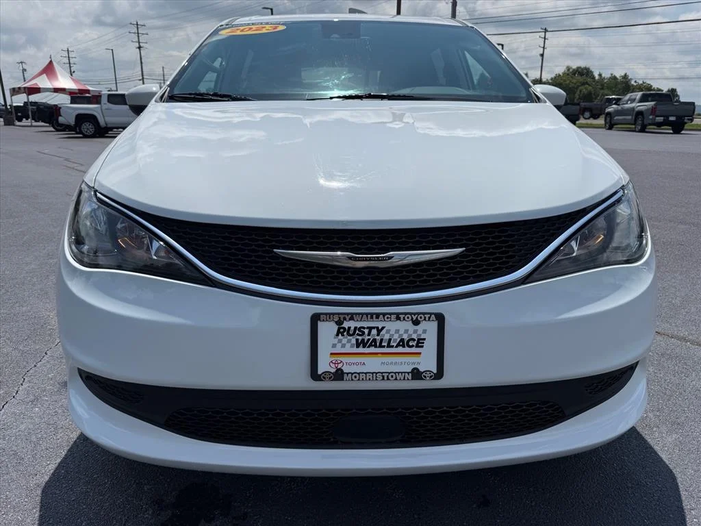 Used 2023 Bright White Clearcoat Chrysler LX image 3