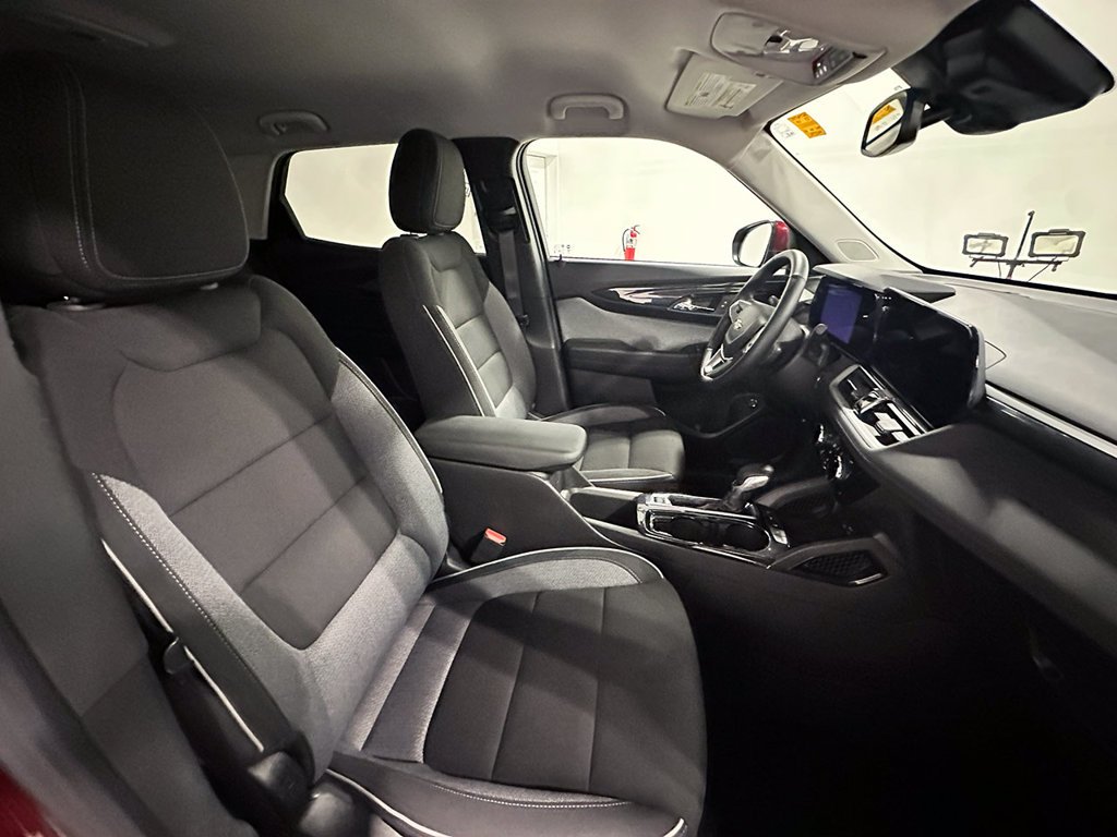 Used 2025 Red Chevrolet LT image 25