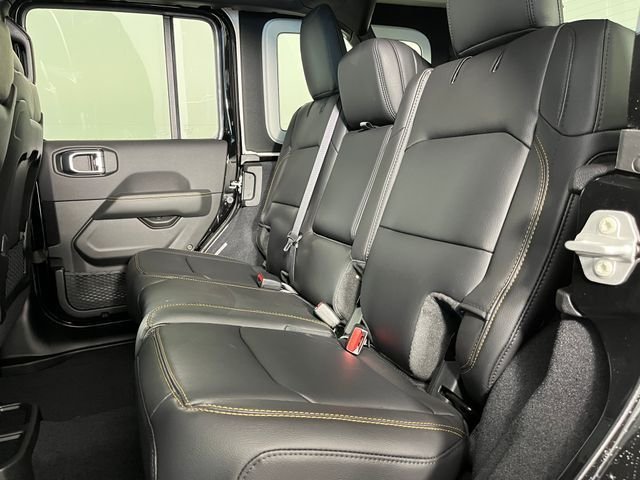 New 2026 Black Clear-Coat Exterior Paint Jeep Sahara image 7