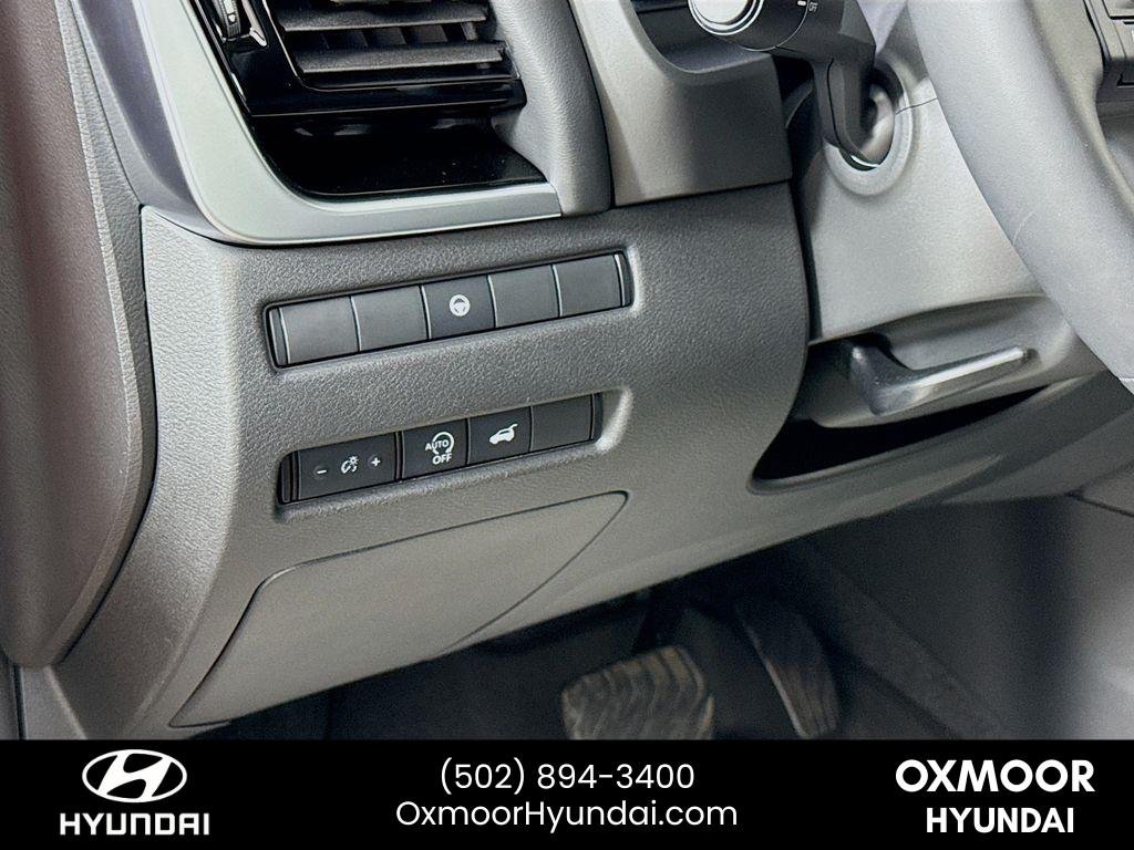 Used 2025 Scarlet Ember Tintcoat Nissan SL image 10