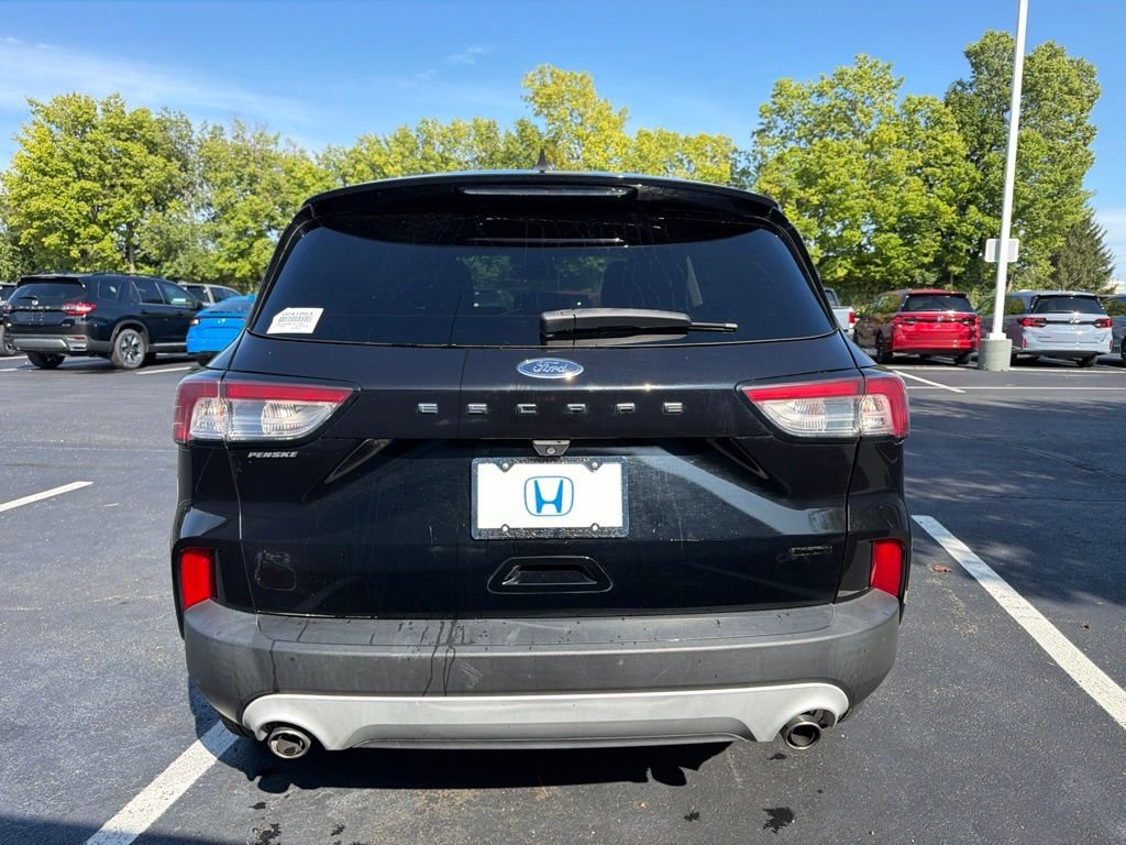 Used 2020 Black Metallic Ford SE image 4