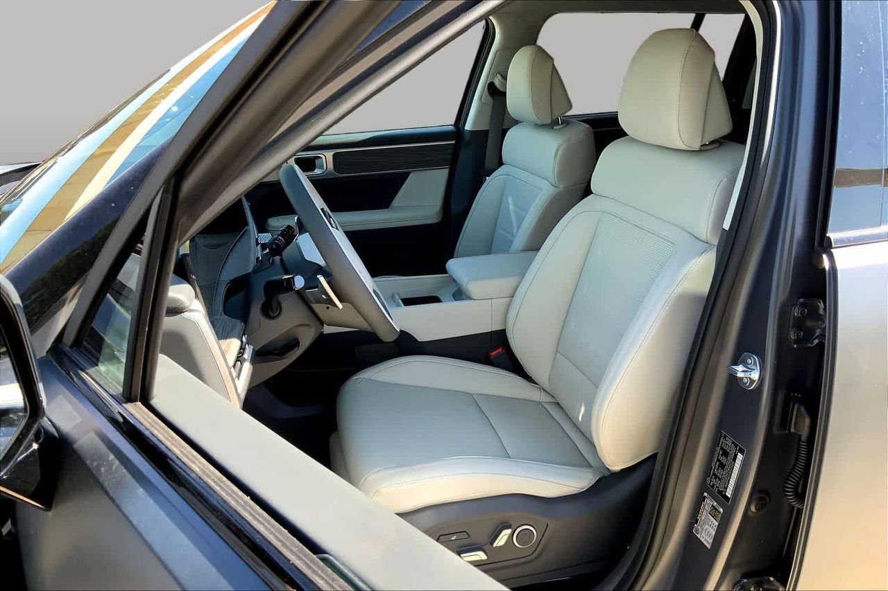 New 2026 Ecotronic Gray Matte Hyundai Calligraphy FWD image 7