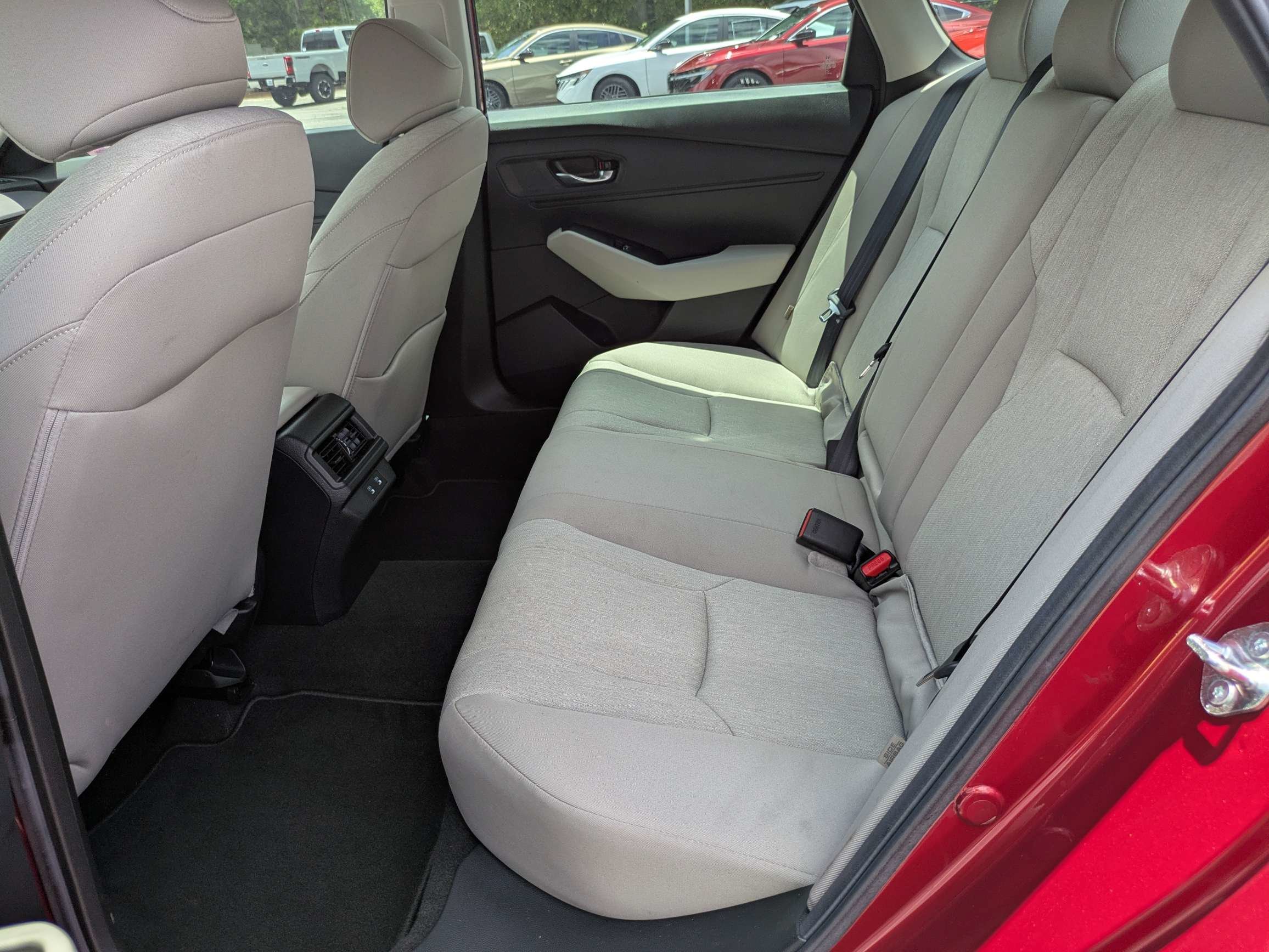 Used 2025  Honda SE image 10