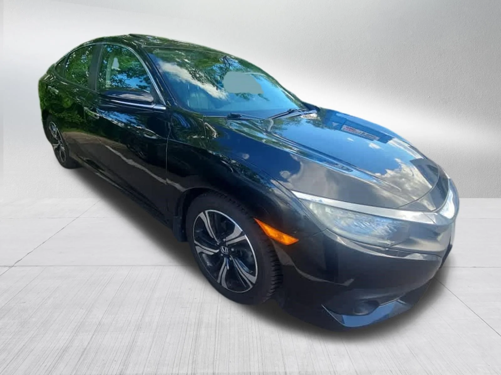 Used 2016 Crystal Black Pearl Honda Touring image 5