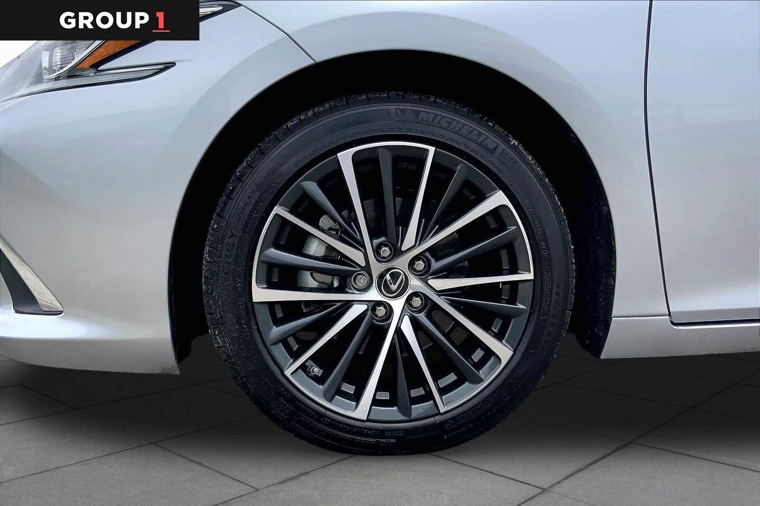 Used 2024 Iridium Lexus  image 11