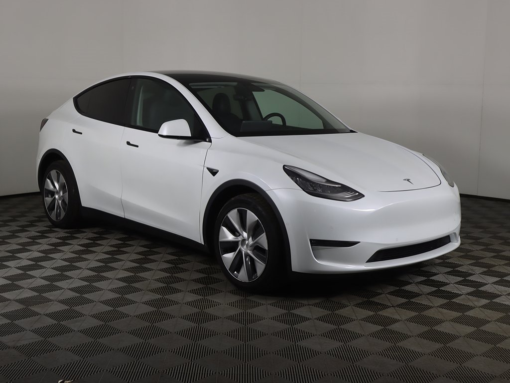 Used 2021 Tesla Model Y Long Range with VIN 5YJYGDEE1MF066381 for sale in Cleveland Heights, OH