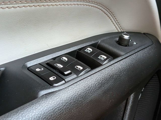 Used 2025 White Jeep Limited image 23