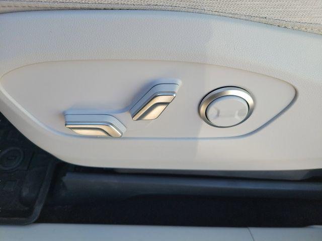 New 2026 Snow White Pearl Hyundai SE image 49