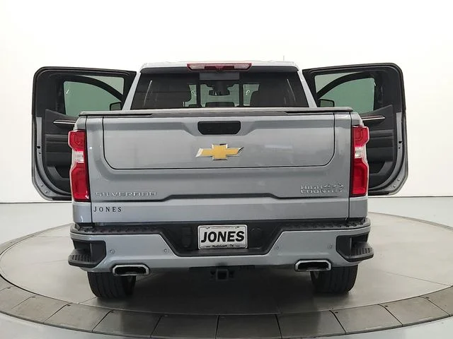 Used 2024 Gray Chevrolet High Country image 14