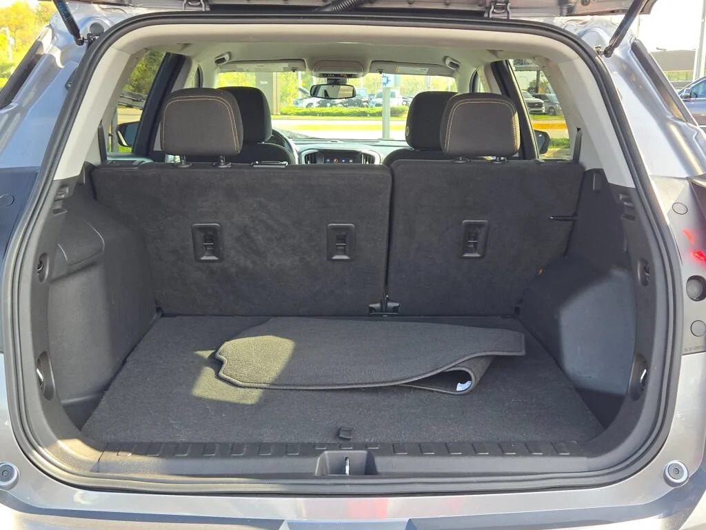 Used 2021 Gray GMC SLE image 14