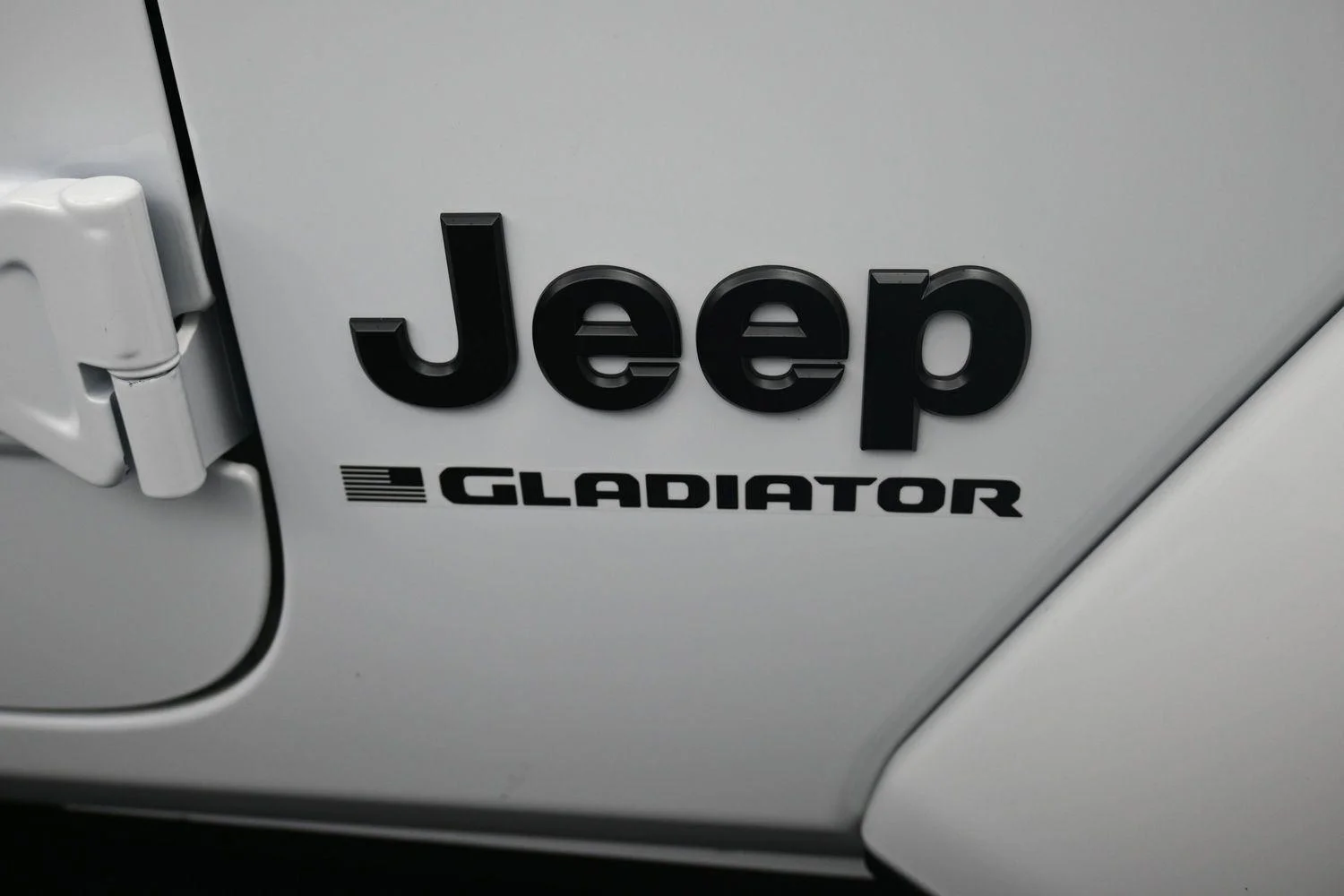 New 2026 Bright White Clear-Coat Exterior Paint Jeep Sahara image 6