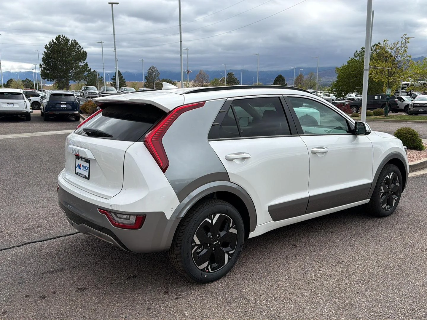 New 2026 Snow White Pearl Kia Wave image 4