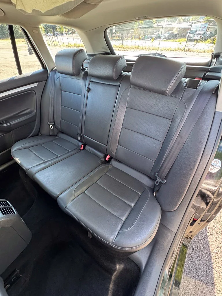 Used 2009  Volkswagen 2.5L SE image 20