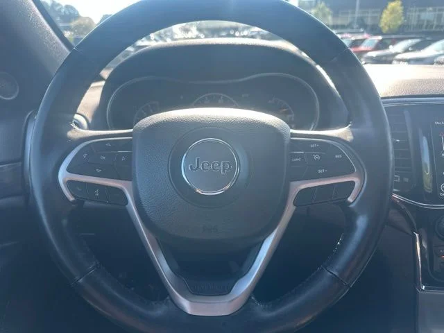 Used 2021 White Jeep Laredo X image 22