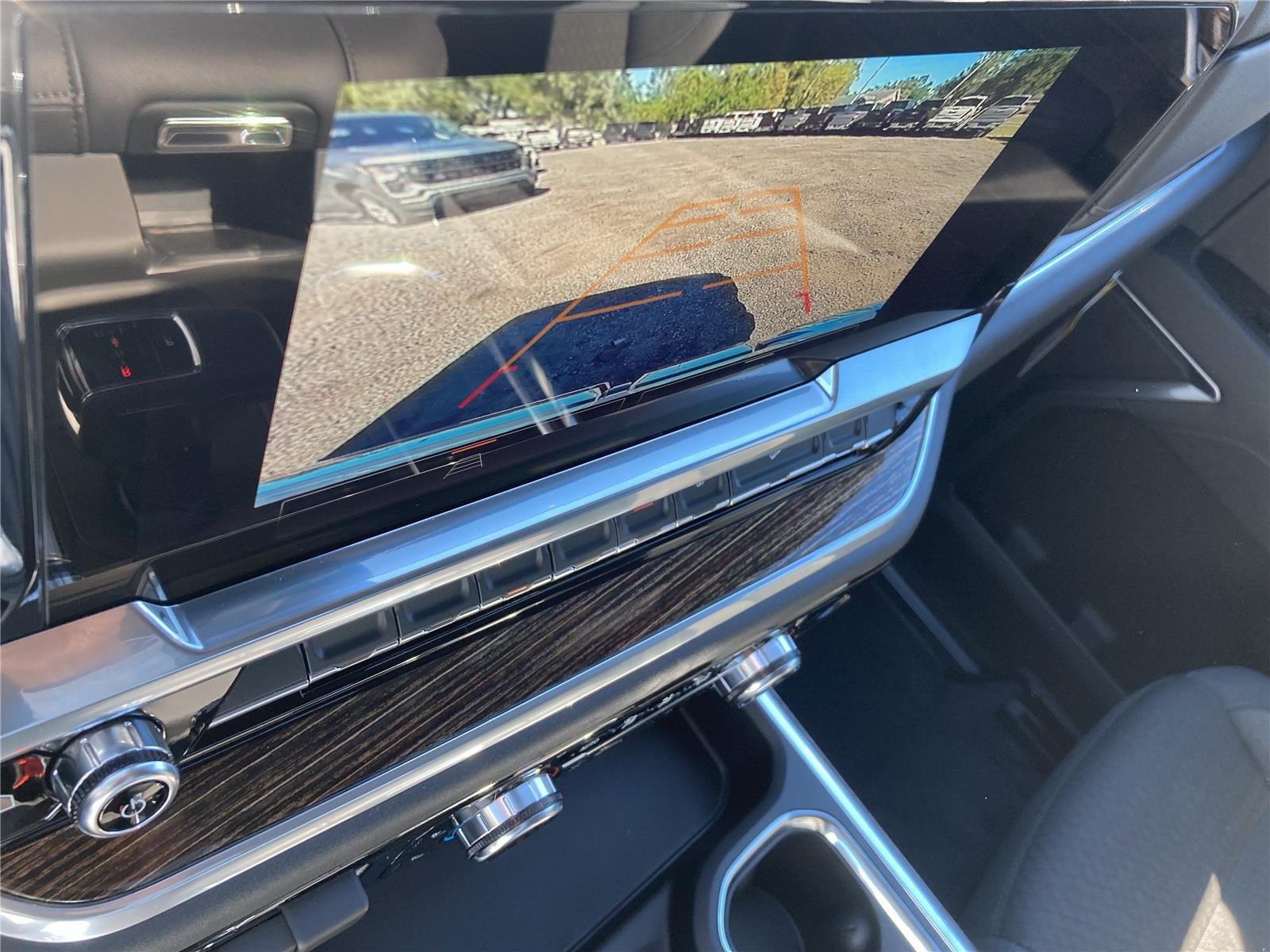 New 2026 Summit White GMC Elevation image 15