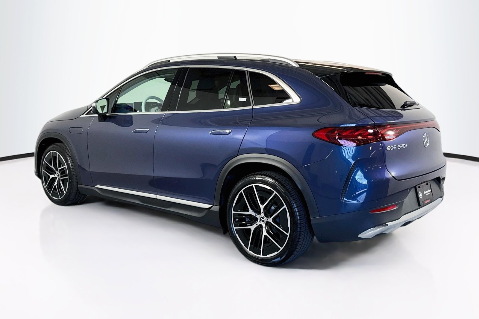 New 2027 Twilight Blue Metallic Mercedes-Benz EQE 320+ image 7