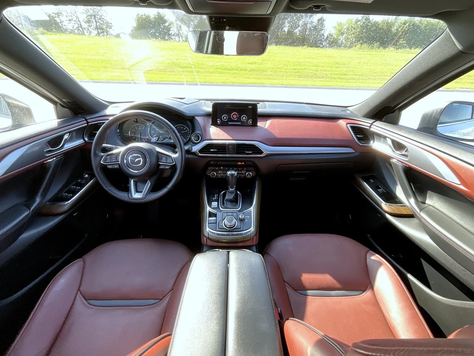 Used 2019 White Mazda Signature image 14