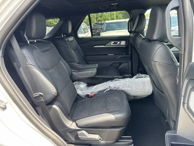New 2026 Star White Metallic Tri-Coat Ford ST image 39