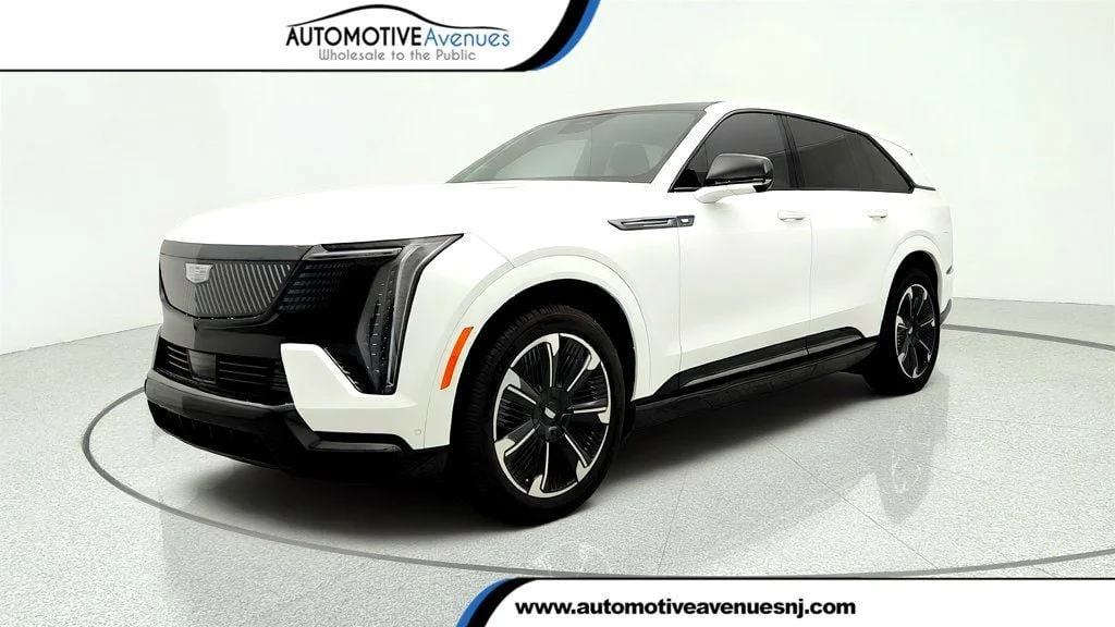Used 2025 Summit White Cadillac AWD 4dr Sport 2 image 1