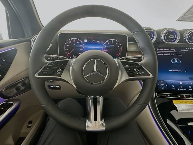 New 2026 MANUFAKTUR Moonlight White Metallic Mercedes-Benz GLC 300 image 42